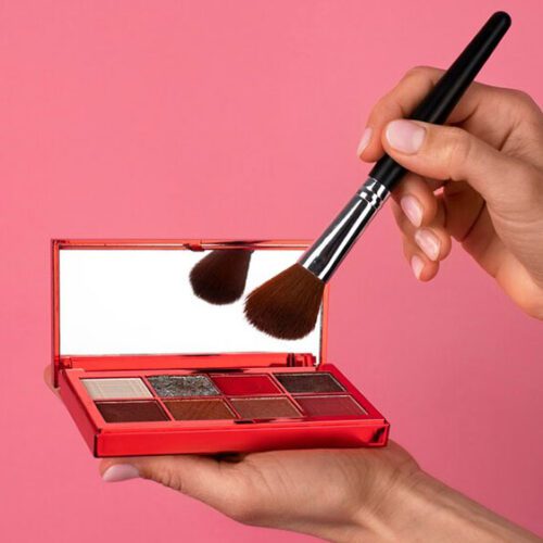 استفاده روزانه از لوازم آرایشی