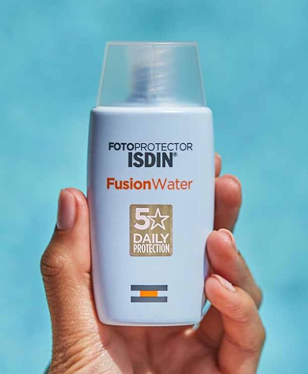 ضد آفتاب ایزدین فیوژن واتر SPF50 حجم 50 میل