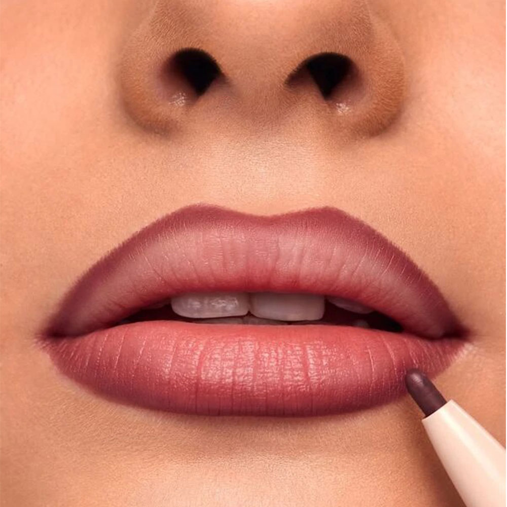 ویژگیهای رژلب و خط لب دوسر شیگلم