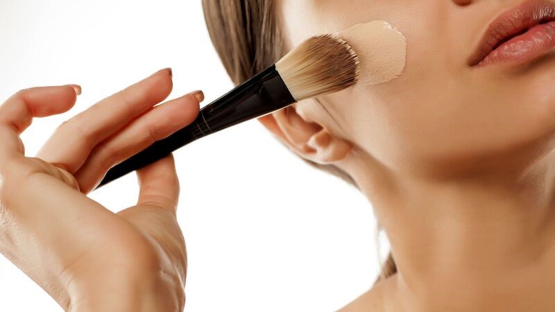 استفاده از براش در کرم بی بی و سی سی فارماسی
